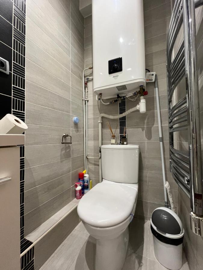Appartamento Dream Dwell Paris-Chic Flat In The Heart Of Marais Near Pompidou Centre Esterno foto