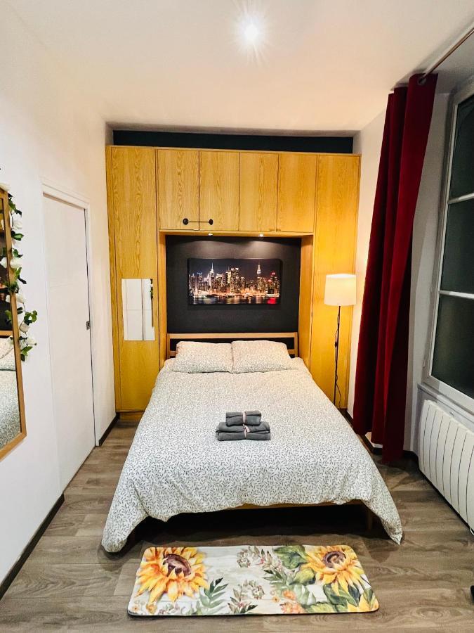 Appartamento Dream Dwell Paris-Chic Flat In The Heart Of Marais Near Pompidou Centre Esterno foto